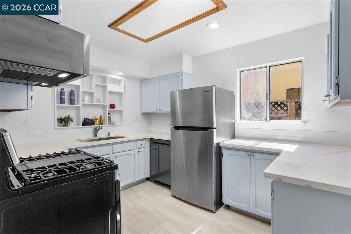 Detail Gallery Image 7 of 25 For 17339 via San Ardo, San Lorenzo,  CA 94580 - 4 Beds | 2 Baths