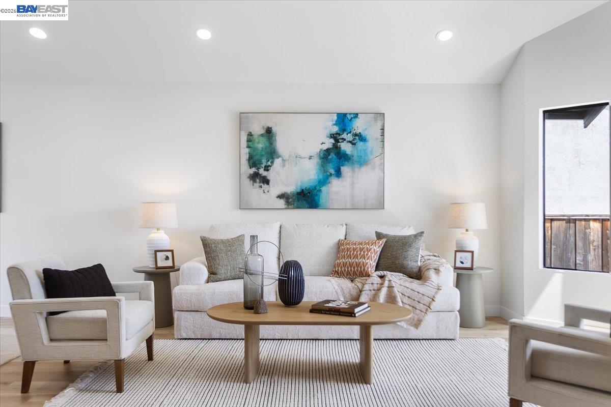 Detail Gallery Image 14 of 56 For 4306 Lisa Dr, Union City,  CA 94587 - 4 Beds | 3 Baths