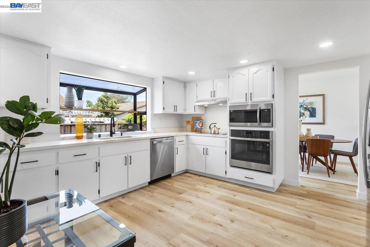 Detail Gallery Image 20 of 56 For 4306 Lisa Dr, Union City,  CA 94587 - 4 Beds | 3 Baths