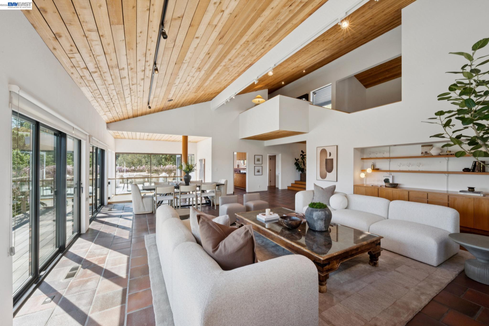 Detail Gallery Image 15 of 55 For 116 Tappan Lane, Orinda,  CA 94563 - 4 Beds | 2/2 Baths