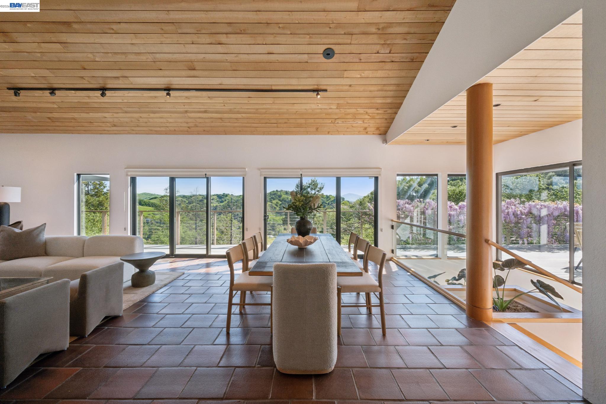 Detail Gallery Image 17 of 55 For 116 Tappan Lane, Orinda,  CA 94563 - 4 Beds | 2/2 Baths