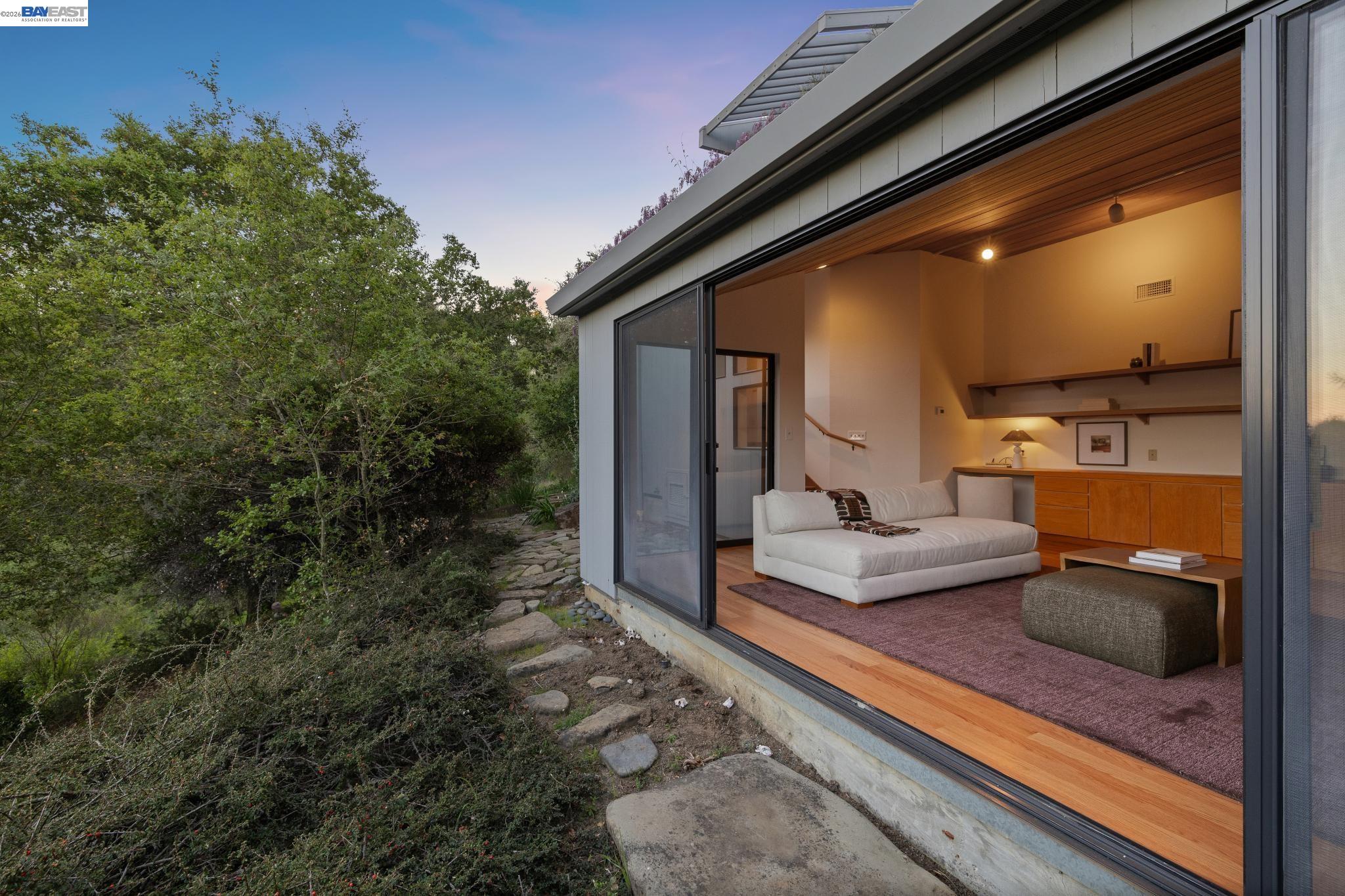 Detail Gallery Image 3 of 55 For 116 Tappan Lane, Orinda,  CA 94563 - 4 Beds | 2/2 Baths