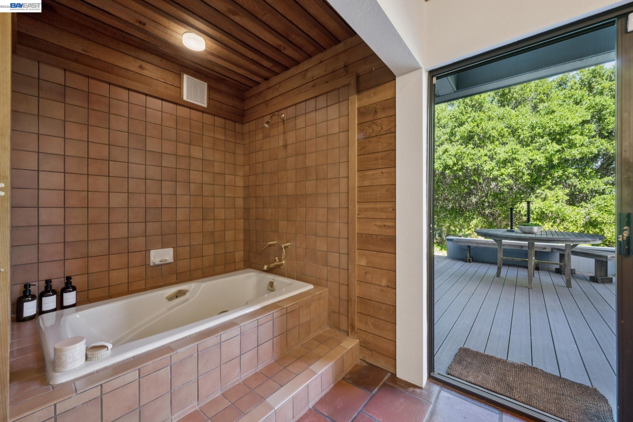 Detail Gallery Image 34 of 55 For 116 Tappan Lane, Orinda,  CA 94563 - 4 Beds | 2/2 Baths