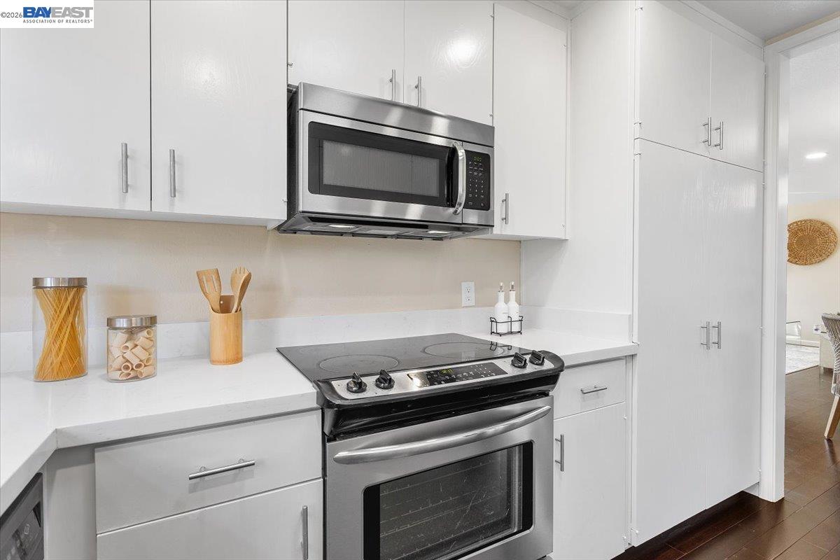 Detail Gallery Image 15 of 55 For 632 Centre Court, Alameda,  CA 94502 - 2 Beds | 1 Baths