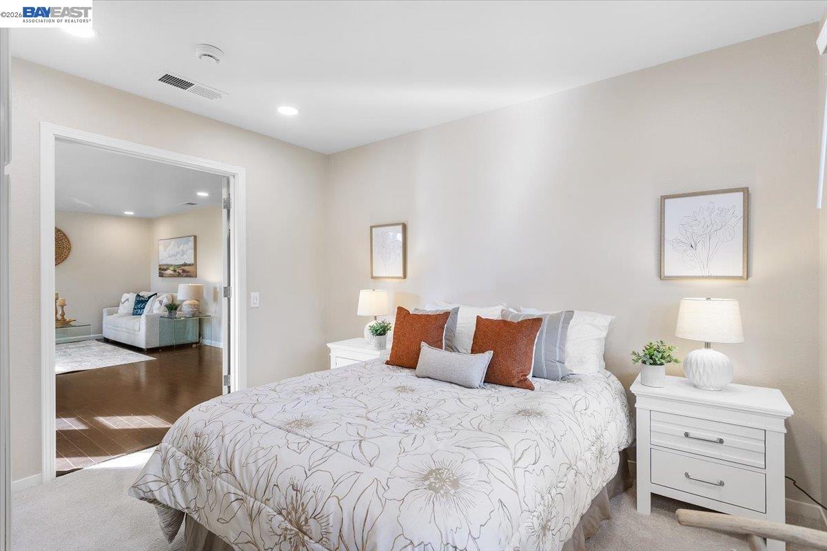 Detail Gallery Image 24 of 55 For 632 Centre Court, Alameda,  CA 94502 - 2 Beds | 1 Baths