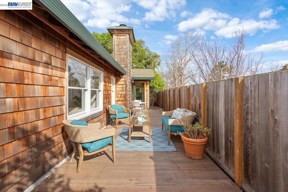 Detail Gallery Image 28 of 55 For 632 Centre Court, Alameda,  CA 94502 - 2 Beds | 1 Baths