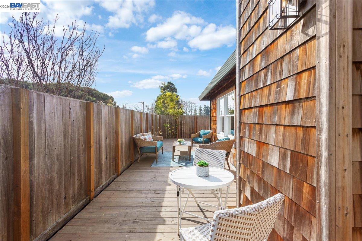 Detail Gallery Image 30 of 55 For 632 Centre Court, Alameda,  CA 94502 - 2 Beds | 1 Baths