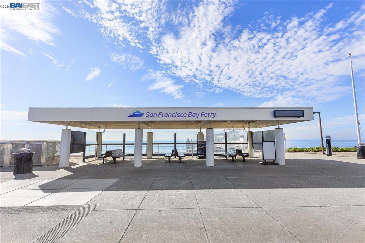 Detail Gallery Image 33 of 55 For 632 Centre Court, Alameda,  CA 94502 - 2 Beds | 1 Baths