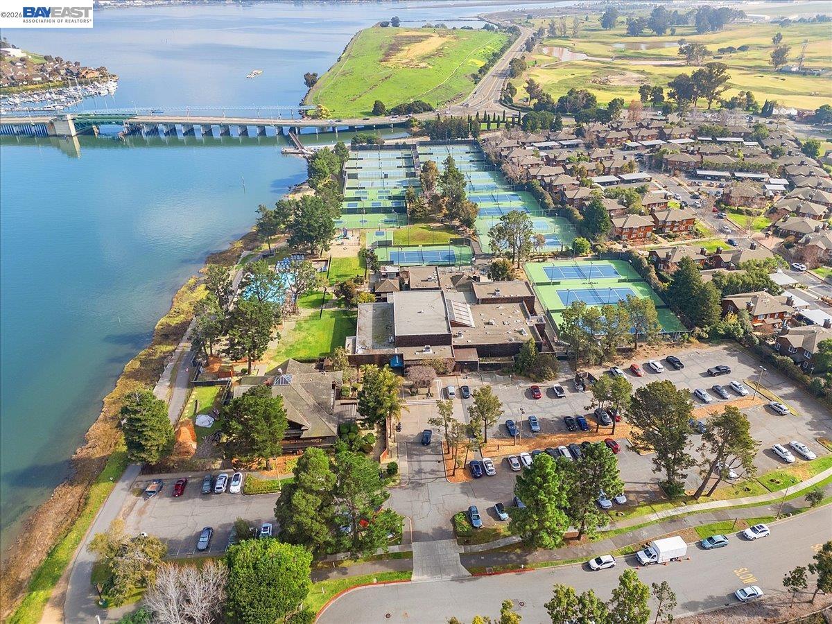 Detail Gallery Image 38 of 55 For 632 Centre Court, Alameda,  CA 94502 - 2 Beds | 1 Baths