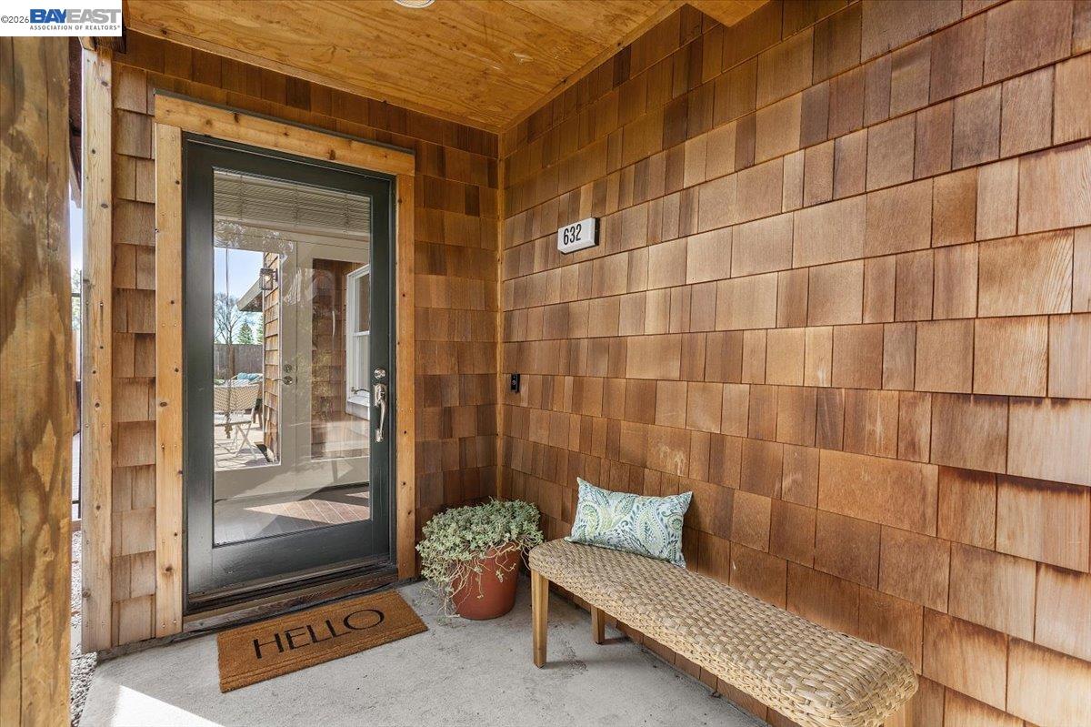 Detail Gallery Image 52 of 55 For 632 Centre Court, Alameda,  CA 94502 - 2 Beds | 1 Baths