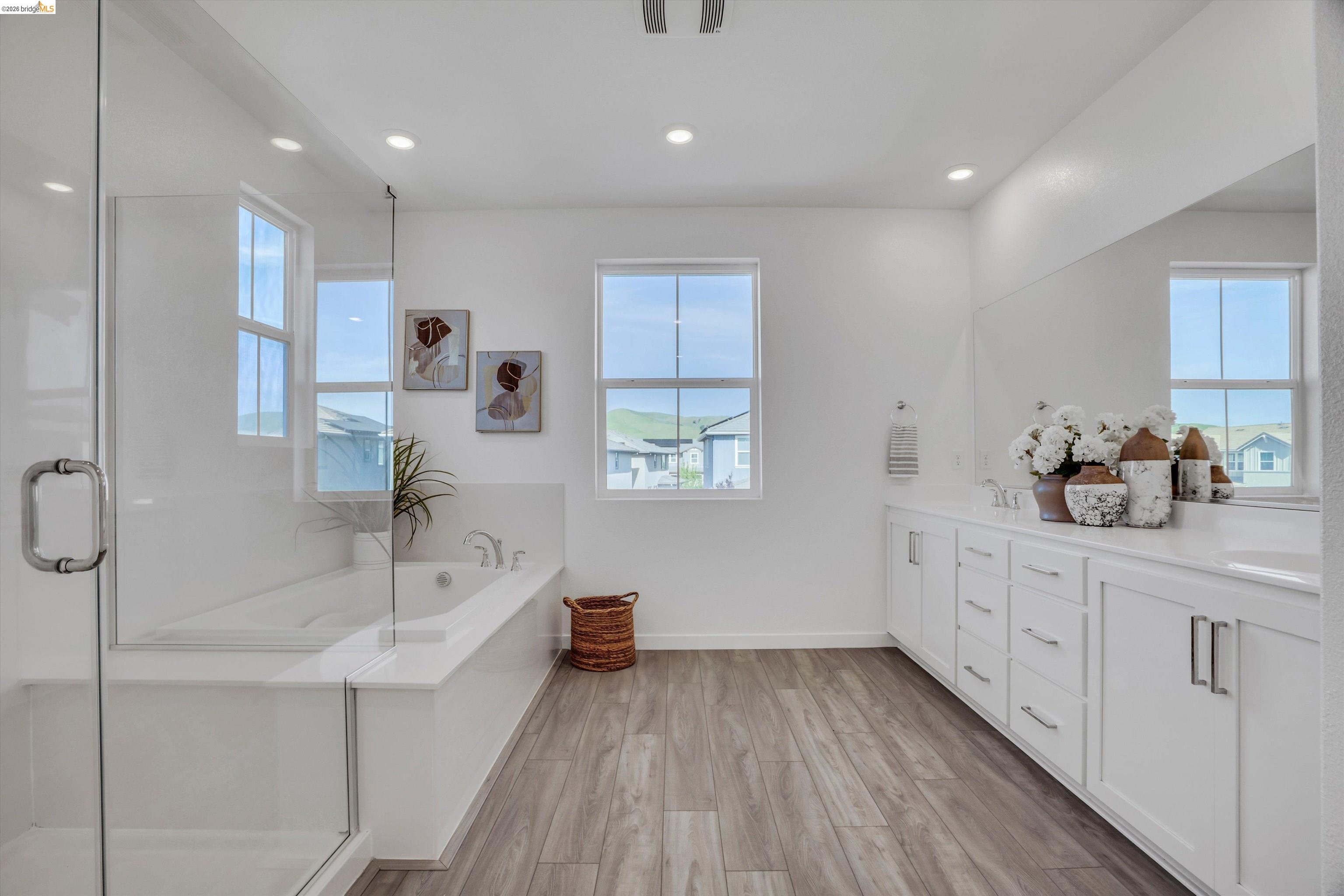 Detail Gallery Image 16 of 53 For 2404 Indigo Dr, Fairfield,  CA 94533 - 4 Beds | 2/1 Baths