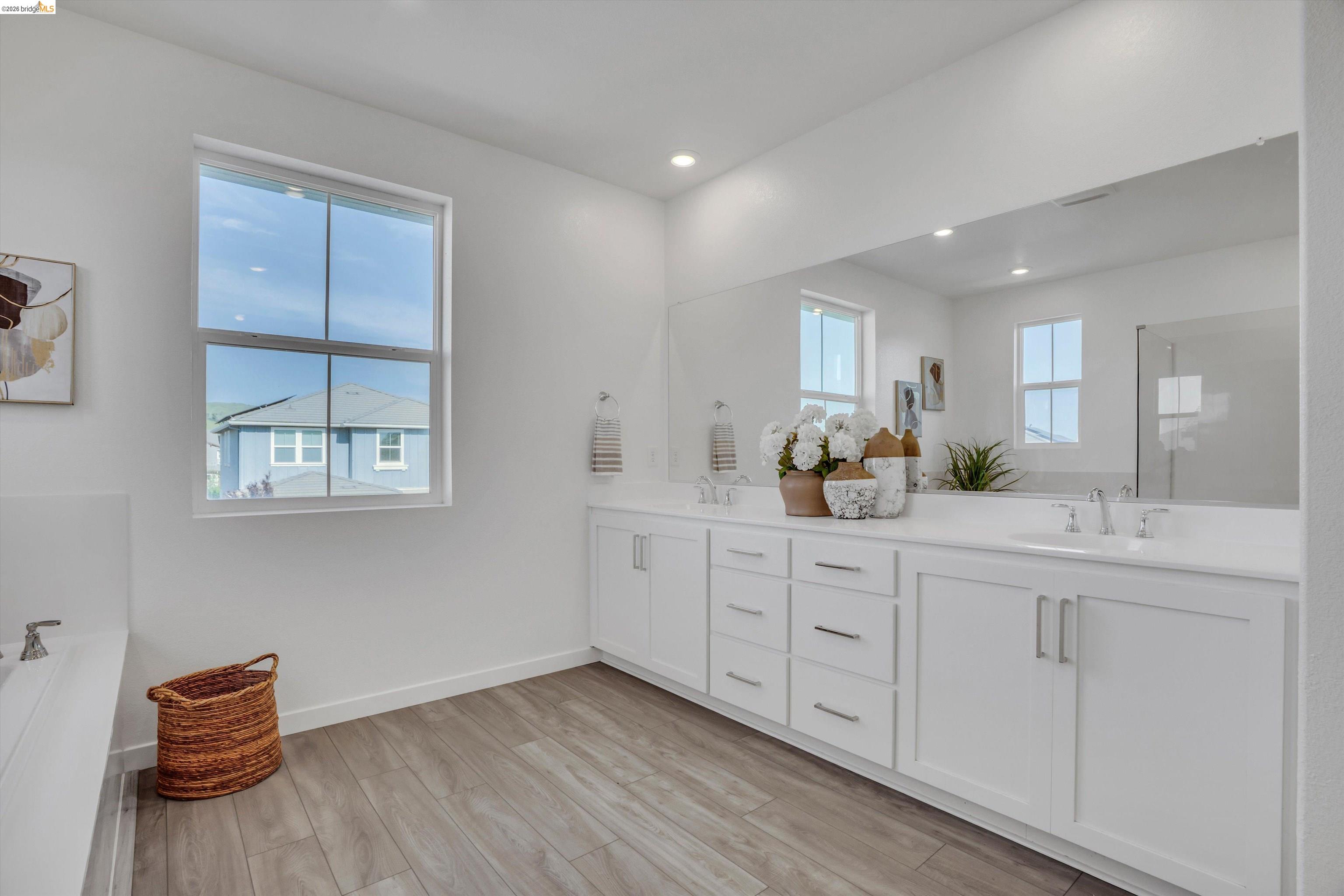 Detail Gallery Image 17 of 53 For 2404 Indigo Dr, Fairfield,  CA 94533 - 4 Beds | 2/1 Baths