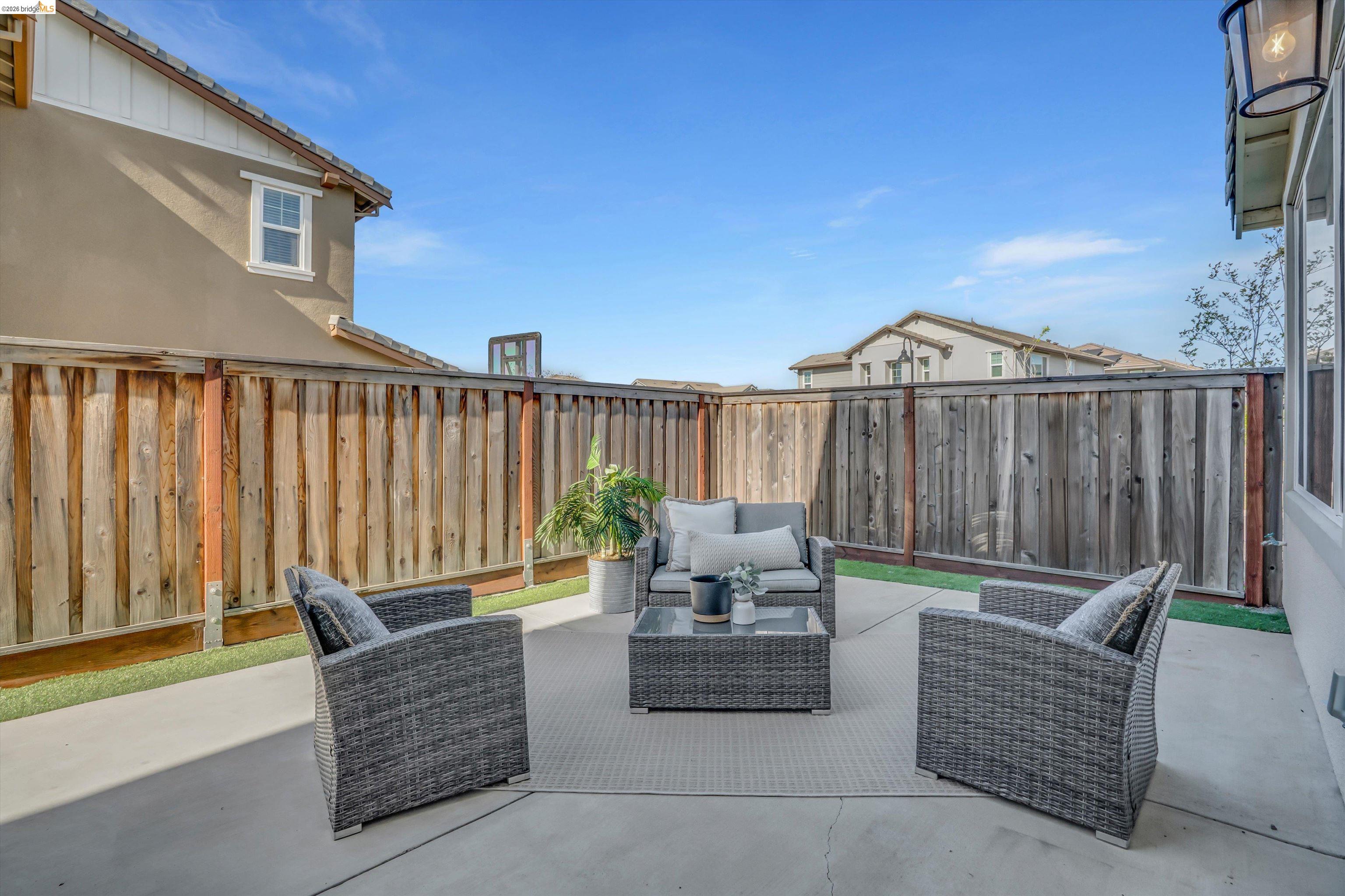 Detail Gallery Image 24 of 53 For 2404 Indigo Dr, Fairfield,  CA 94533 - 4 Beds | 2/1 Baths