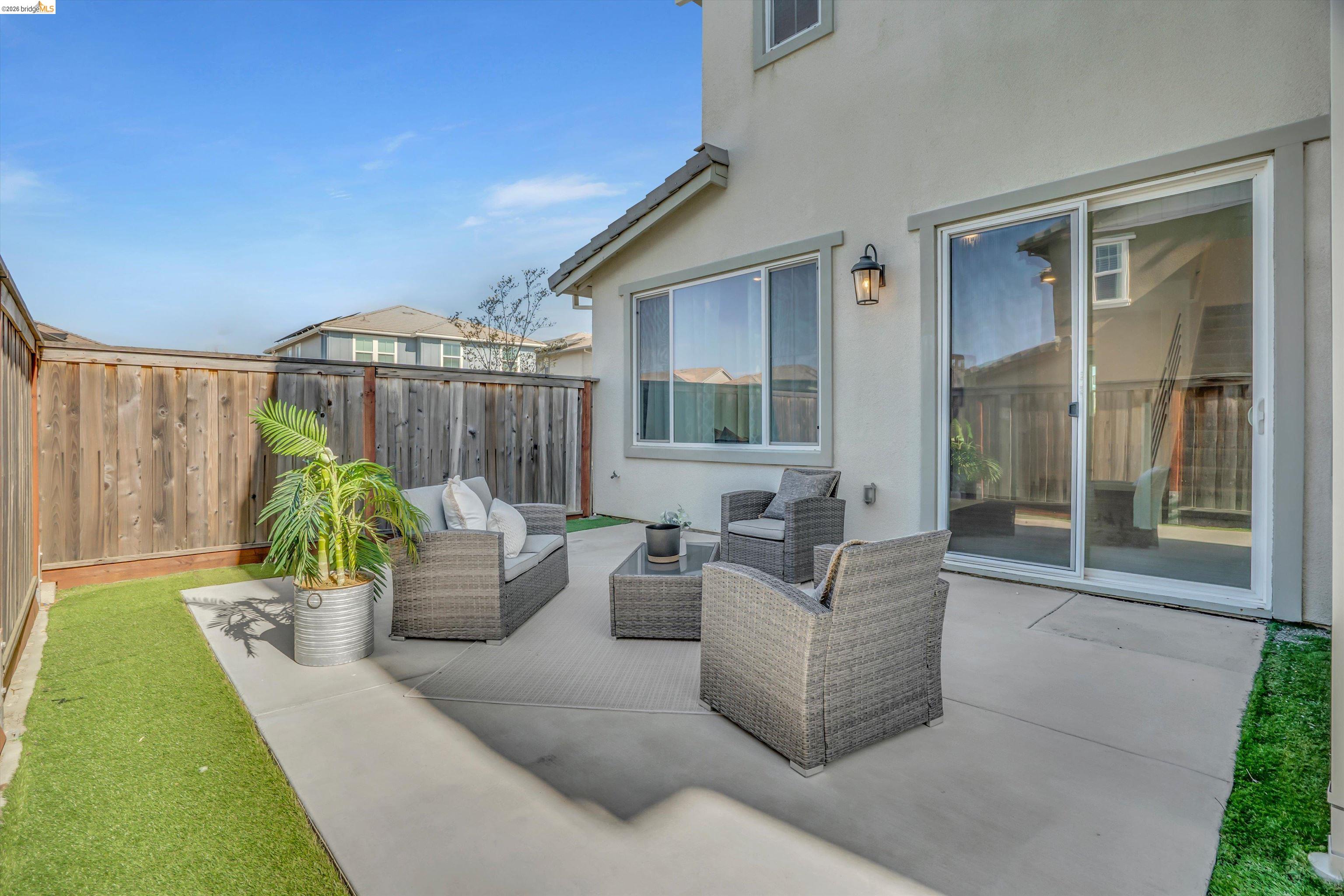 Detail Gallery Image 25 of 53 For 2404 Indigo Dr, Fairfield,  CA 94533 - 4 Beds | 2/1 Baths