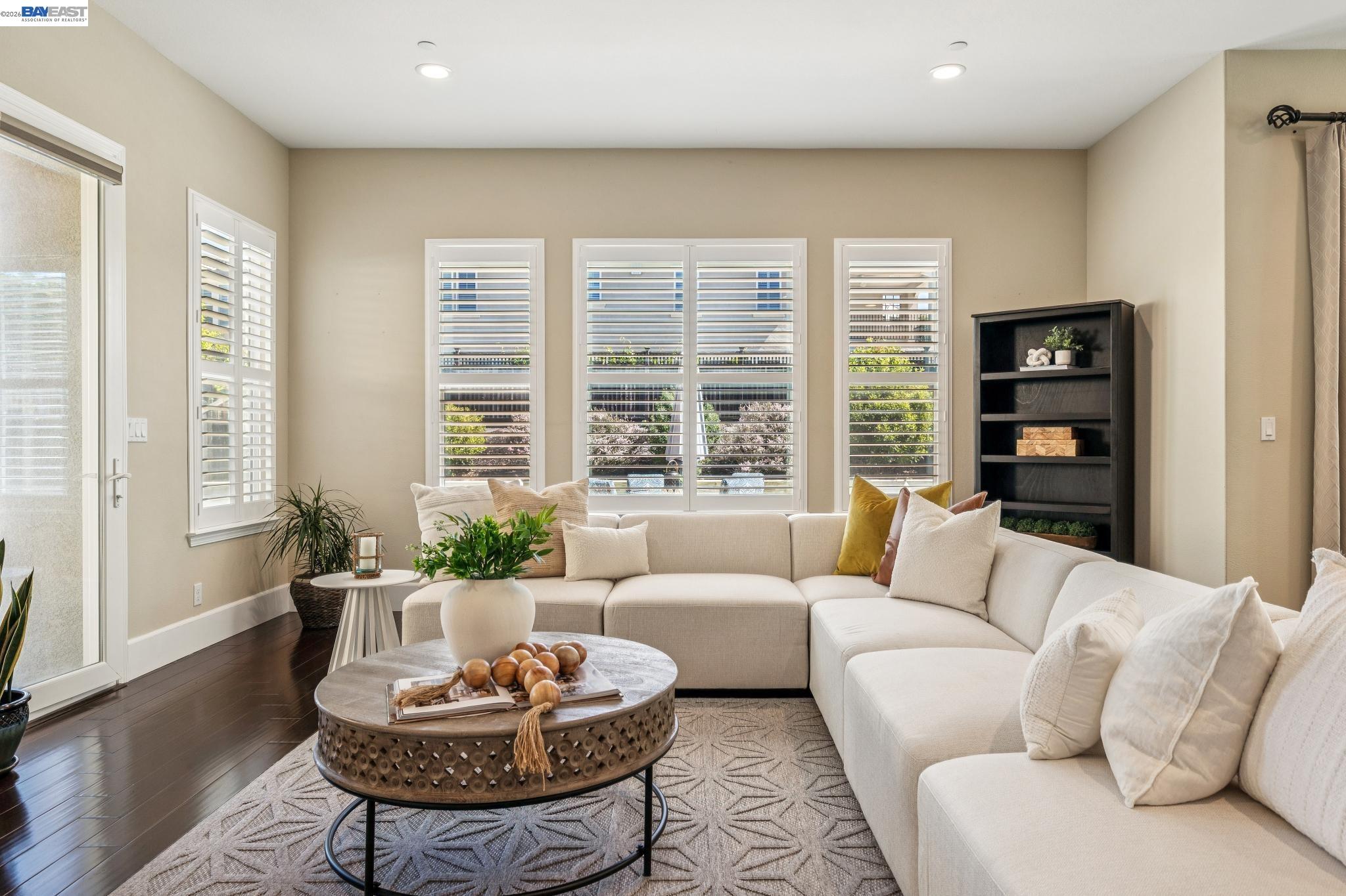 Detail Gallery Image 12 of 60 For 66 Adair Way, Hayward,  CA 94542 - 5 Beds | 5/1 Baths