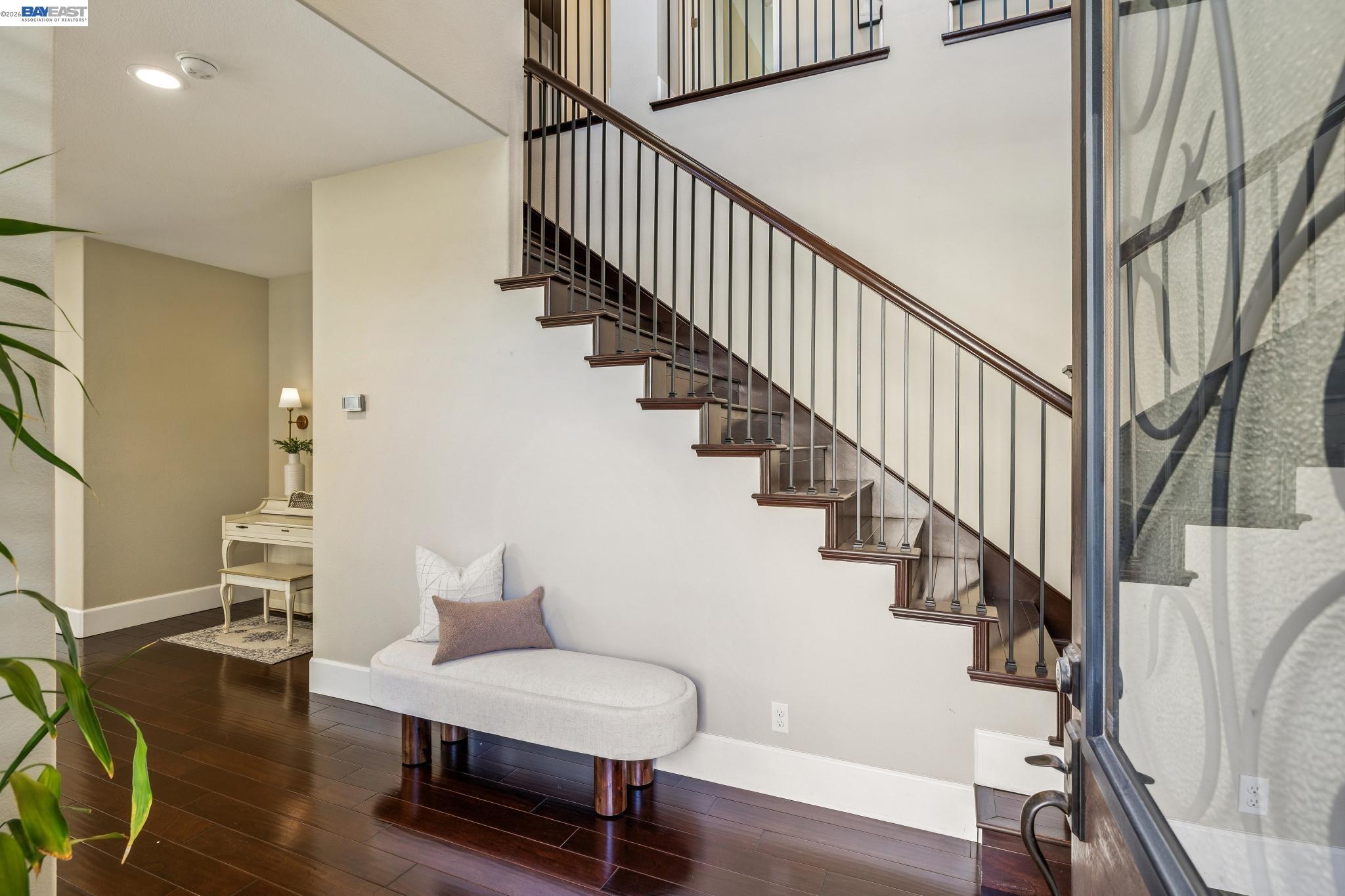 Detail Gallery Image 4 of 60 For 66 Adair Way, Hayward,  CA 94542 - 5 Beds | 5/1 Baths