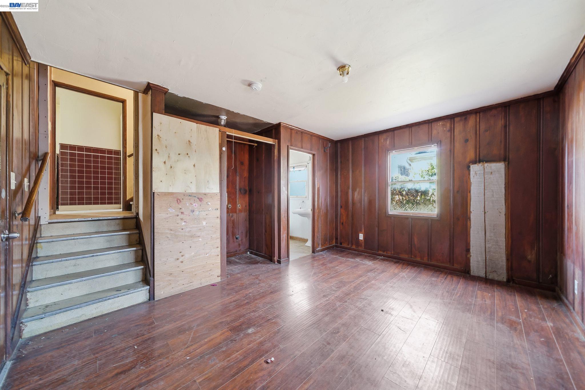 Detail Gallery Image 13 of 19 For 1363 61st Ave, Oakland,  CA 94621 - 3 Beds | 2 Baths