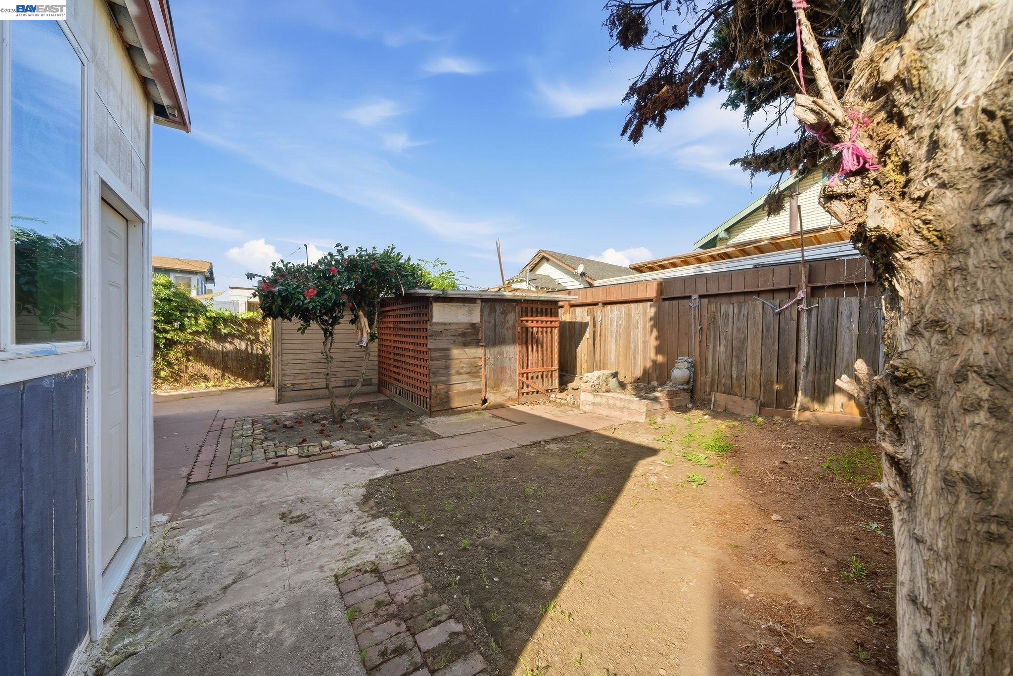 Detail Gallery Image 18 of 19 For 1363 61st Ave, Oakland,  CA 94621 - 3 Beds | 2 Baths