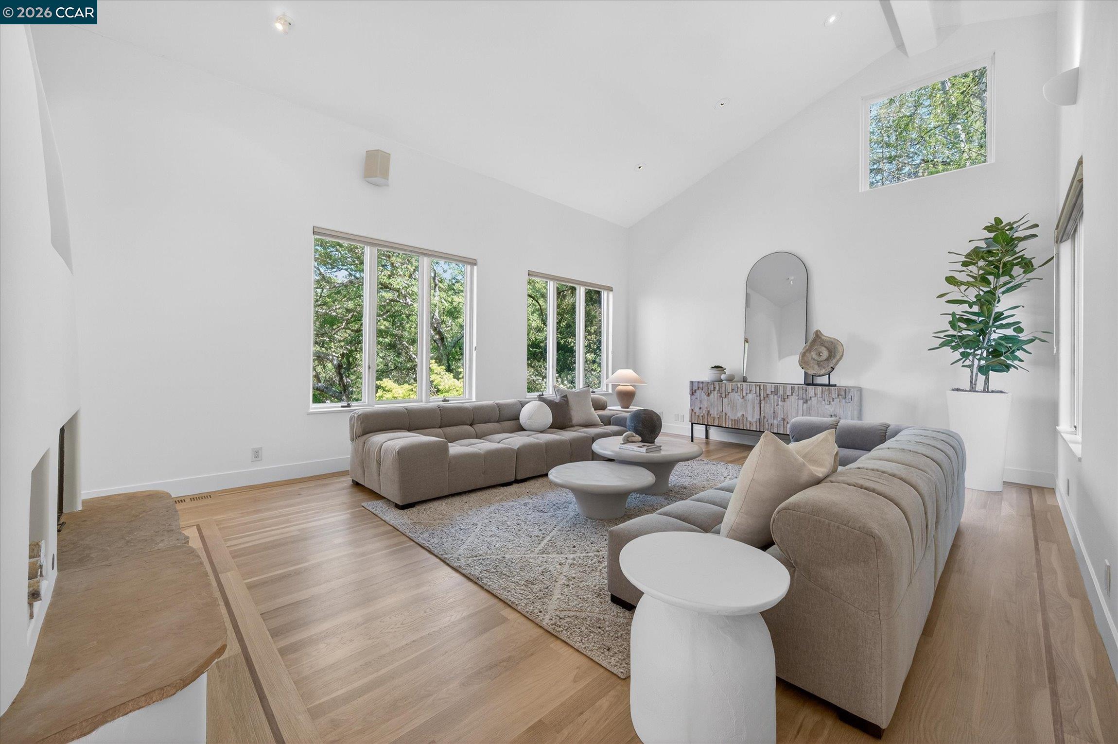 Detail Gallery Image 11 of 55 For 25 Woodacres Ct, Orinda,  CA 94563 - 4 Beds | 3/1 Baths