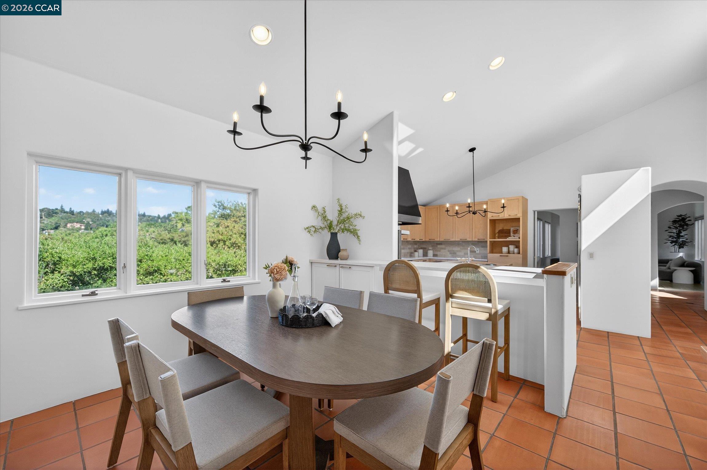 Detail Gallery Image 22 of 55 For 25 Woodacres Ct, Orinda,  CA 94563 - 4 Beds | 3/1 Baths