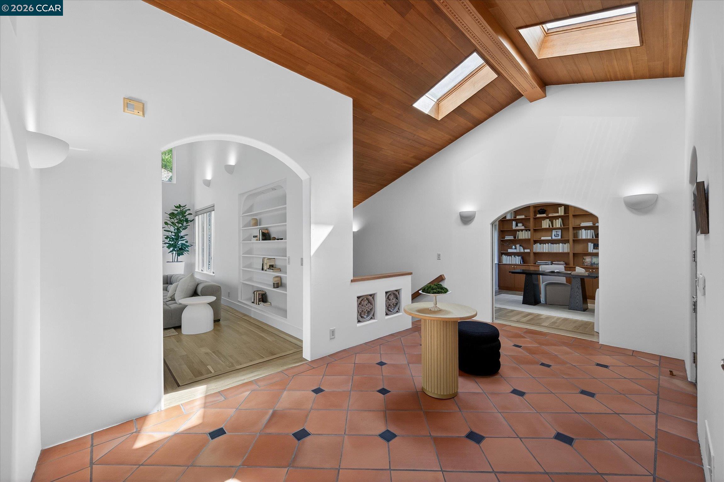 Detail Gallery Image 8 of 55 For 25 Woodacres Ct, Orinda,  CA 94563 - 4 Beds | 3/1 Baths