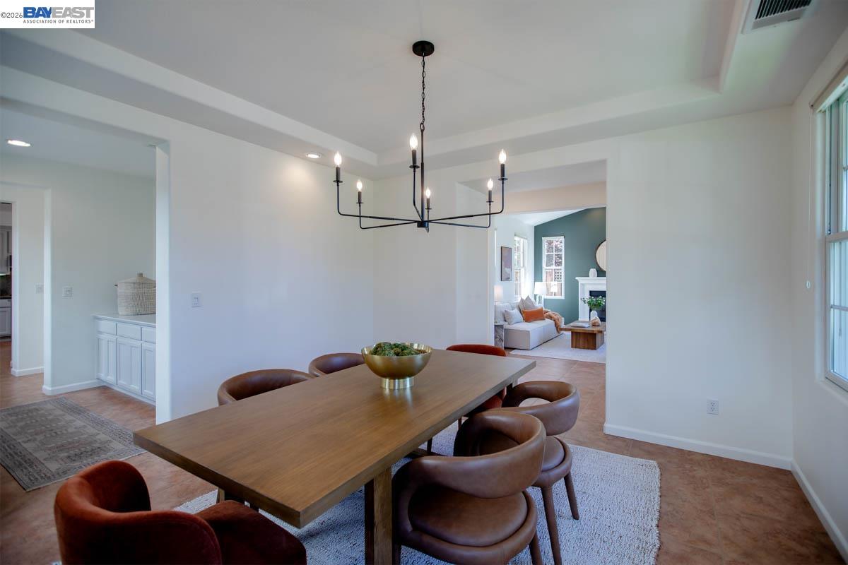 Detail Gallery Image 11 of 60 For 2358 Coral Sea St, Alameda,  CA 94501 - 4 Beds | 2/1 Baths