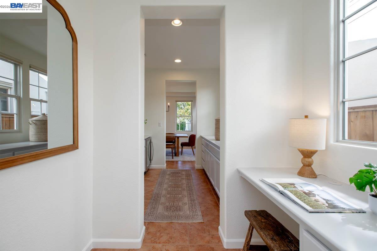 Detail Gallery Image 15 of 60 For 2358 Coral Sea St, Alameda,  CA 94501 - 4 Beds | 2/1 Baths