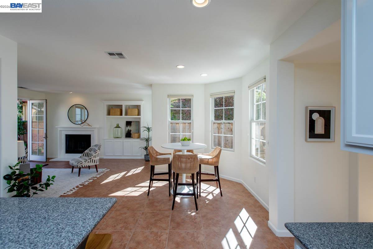 Detail Gallery Image 25 of 60 For 2358 Coral Sea St, Alameda,  CA 94501 - 4 Beds | 2/1 Baths