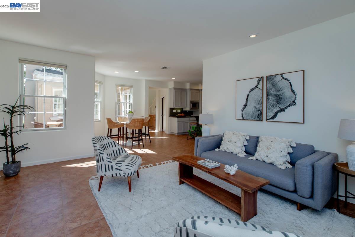 Detail Gallery Image 26 of 60 For 2358 Coral Sea St, Alameda,  CA 94501 - 4 Beds | 2/1 Baths