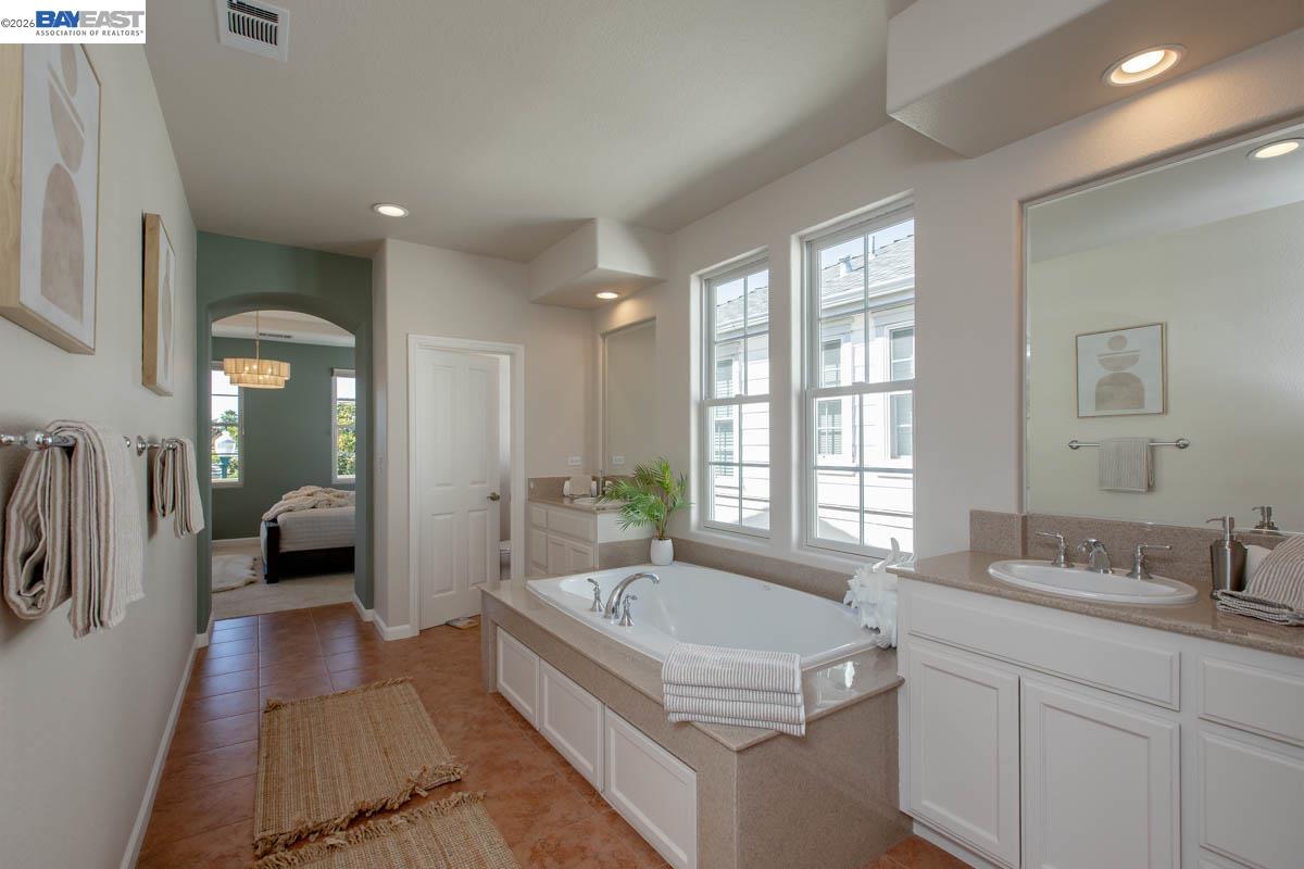Detail Gallery Image 45 of 60 For 2358 Coral Sea St, Alameda,  CA 94501 - 4 Beds | 2/1 Baths