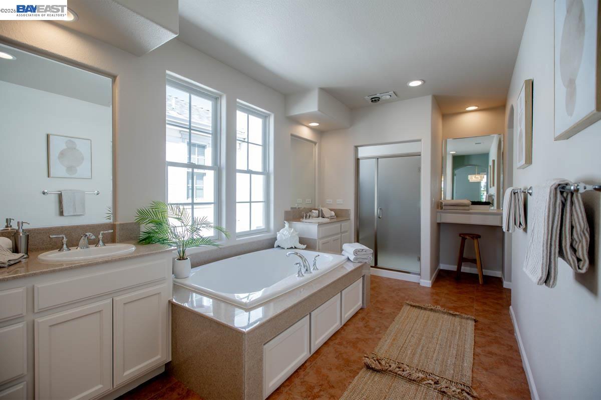 Detail Gallery Image 46 of 60 For 2358 Coral Sea St, Alameda,  CA 94501 - 4 Beds | 2/1 Baths