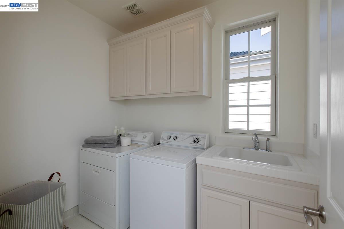 Detail Gallery Image 59 of 60 For 2358 Coral Sea St, Alameda,  CA 94501 - 4 Beds | 2/1 Baths