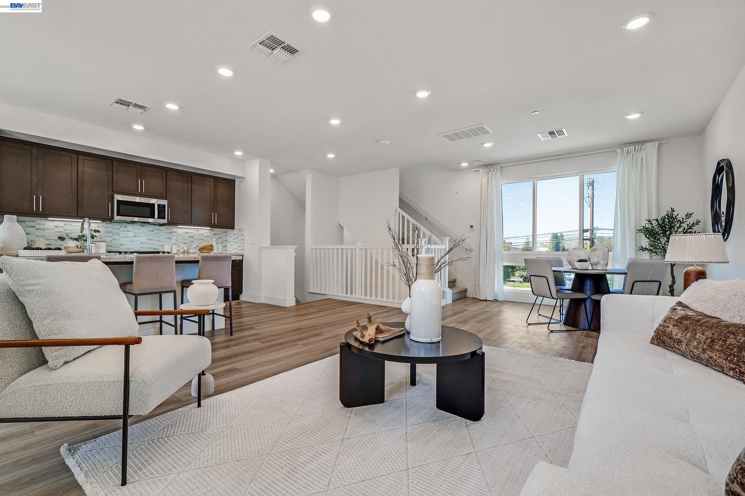 Photo #1: 41128677 Listing: Photo #1