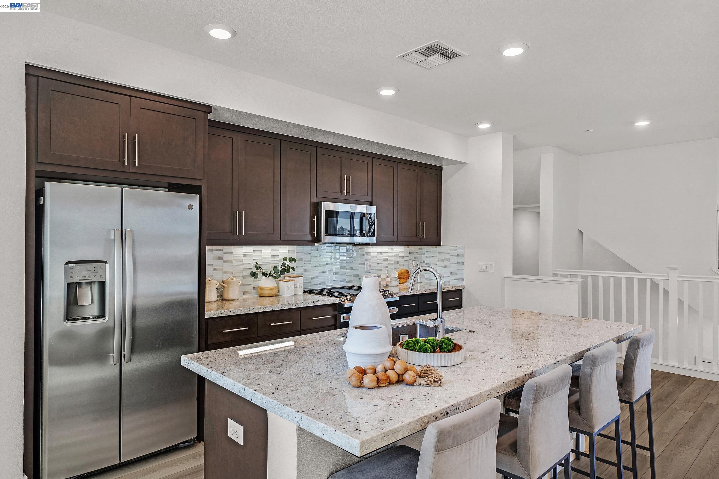 Photo #6: 41128677 Listing: Photo #6