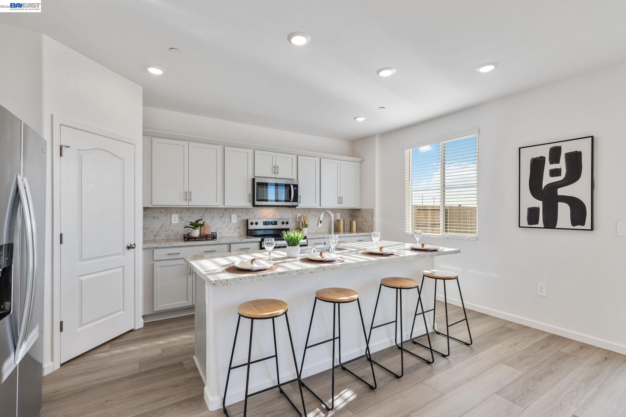 Detail Gallery Image 14 of 38 For 337 Frizzante Lane, Manteca,  CA 95337 - 4 Beds | 3 Baths