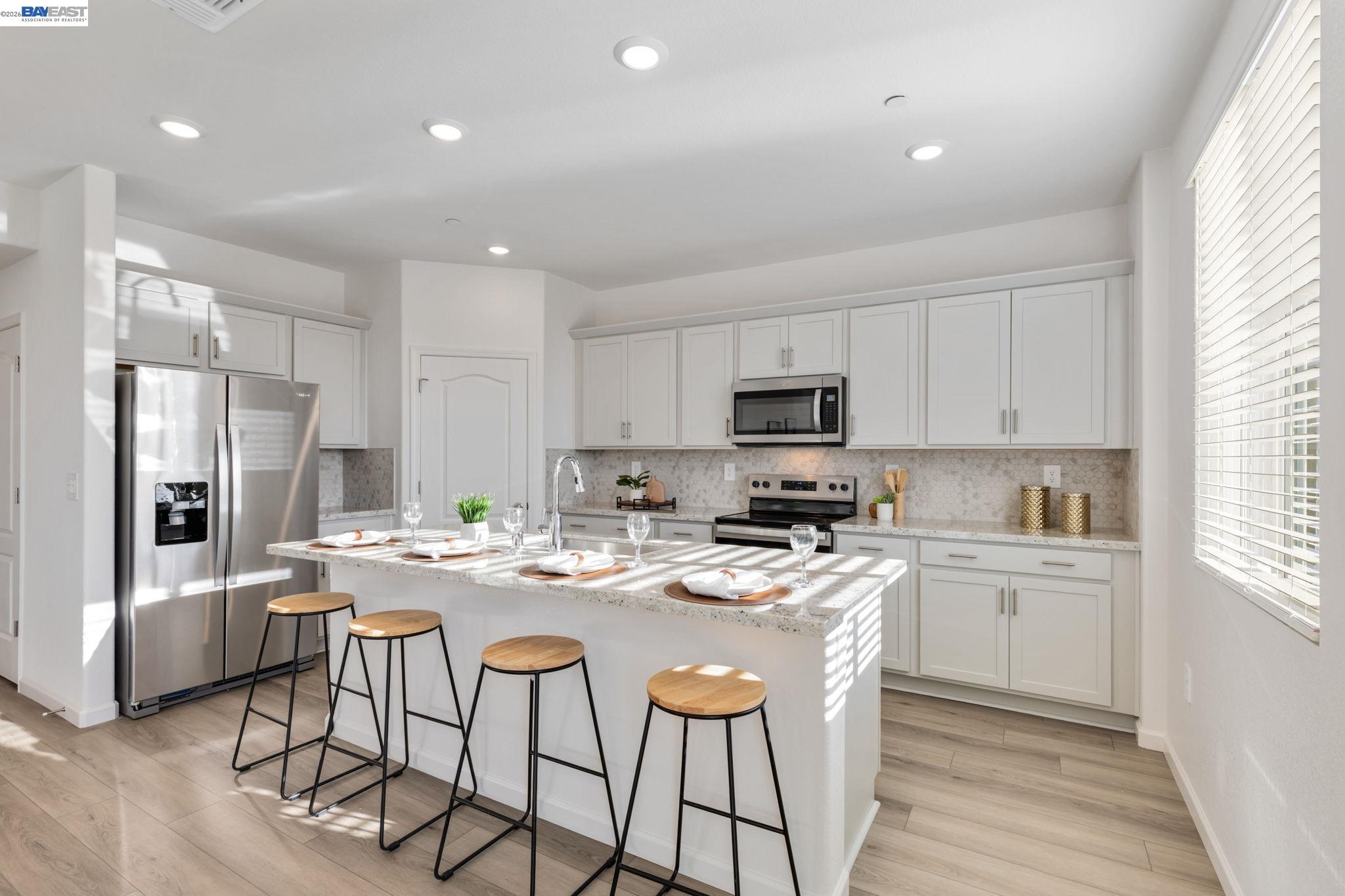 Detail Gallery Image 15 of 38 For 337 Frizzante Lane, Manteca,  CA 95337 - 4 Beds | 3 Baths