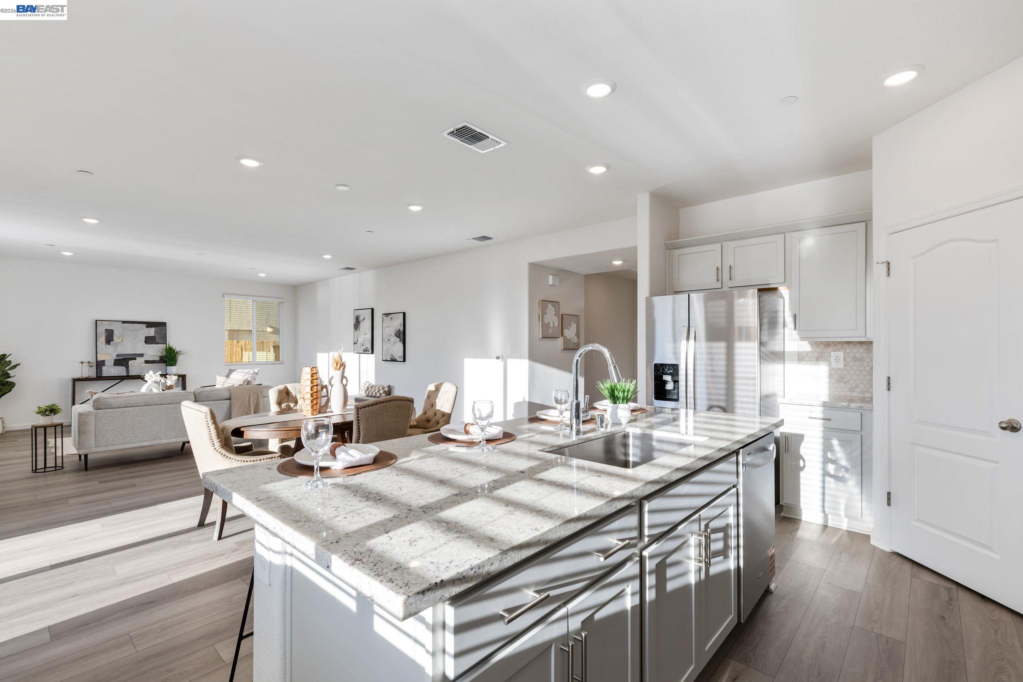 Detail Gallery Image 17 of 38 For 337 Frizzante Lane, Manteca,  CA 95337 - 4 Beds | 3 Baths