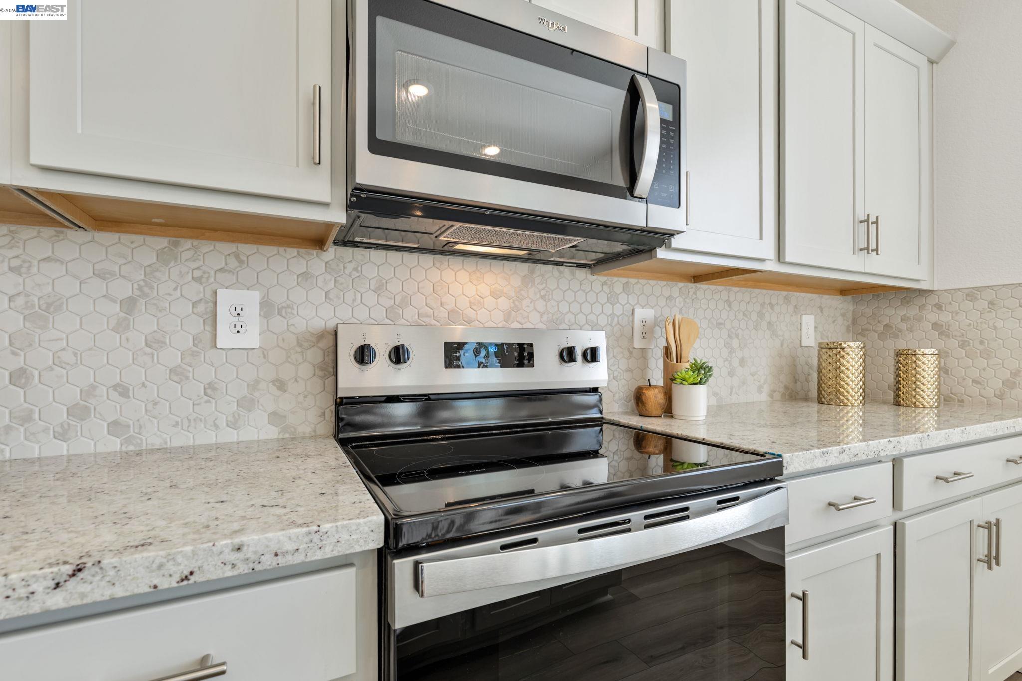 Detail Gallery Image 18 of 38 For 337 Frizzante Lane, Manteca,  CA 95337 - 4 Beds | 3 Baths