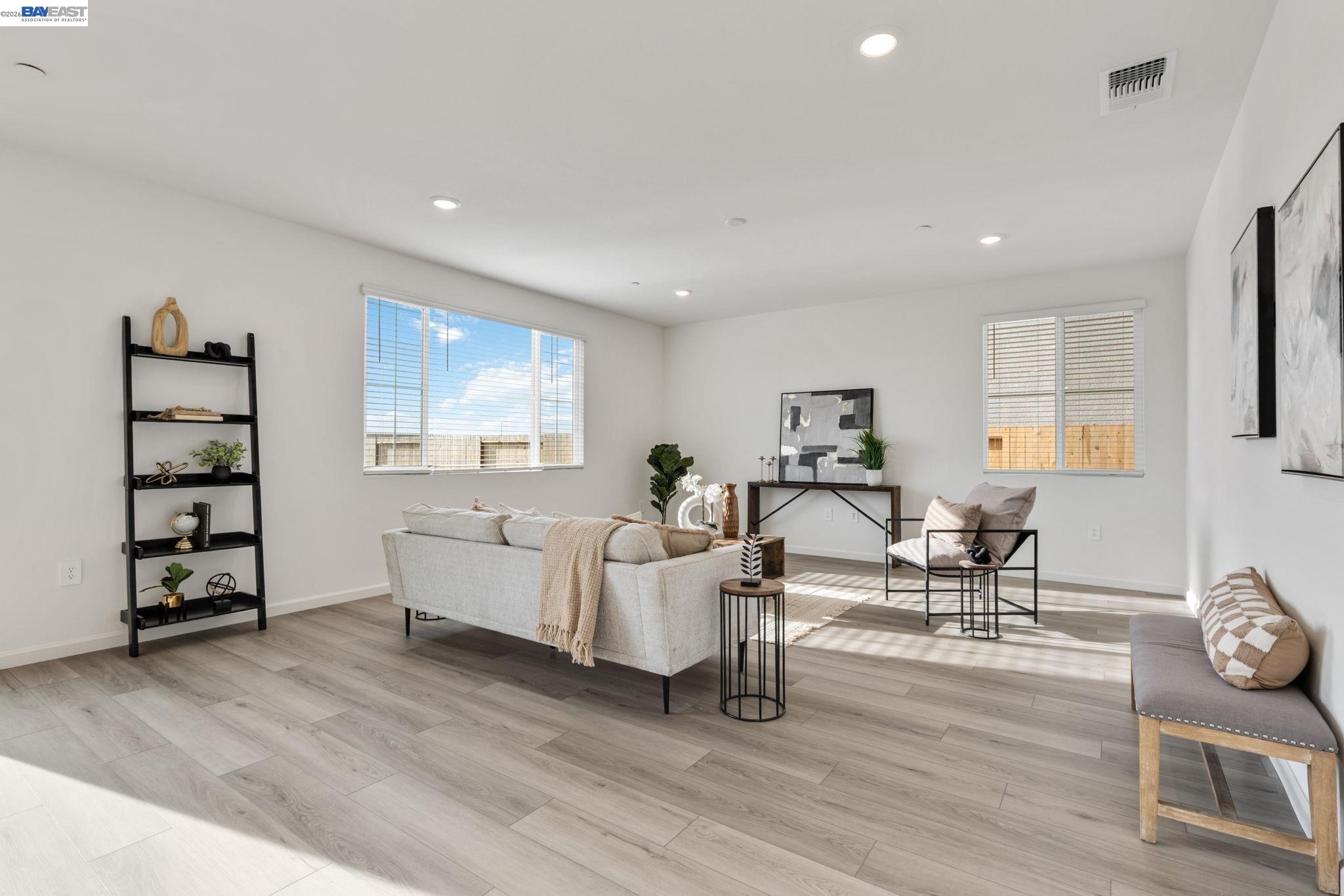 Detail Gallery Image 8 of 38 For 337 Frizzante Lane, Manteca,  CA 95337 - 4 Beds | 3 Baths