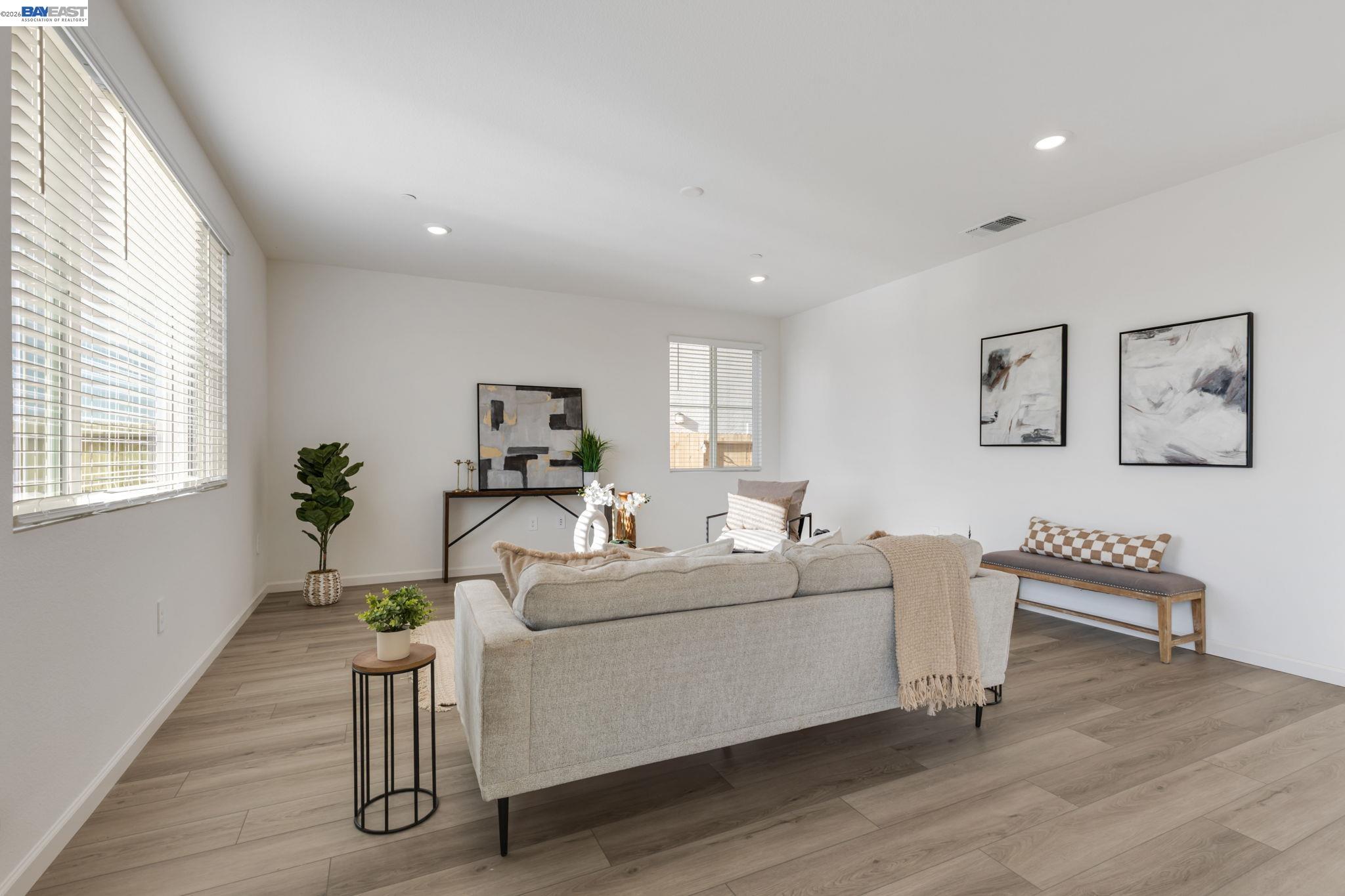 Detail Gallery Image 9 of 38 For 337 Frizzante Lane, Manteca,  CA 95337 - 4 Beds | 3 Baths