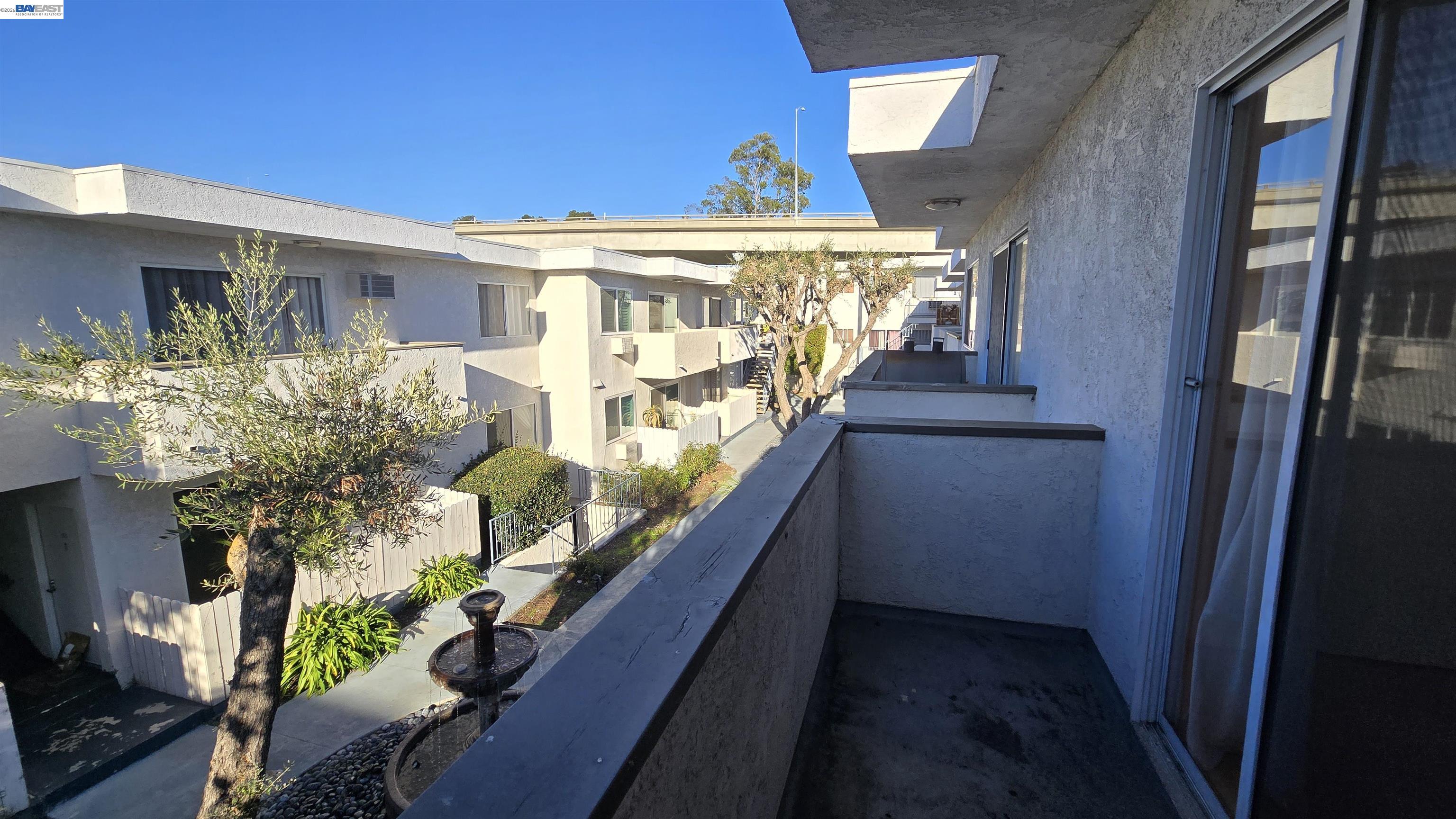 Detail Gallery Image 8 of 9 For 2884 Sawtelle Blvd #217,  Los Angeles,  CA 90064 - 1 Beds | 1 Baths