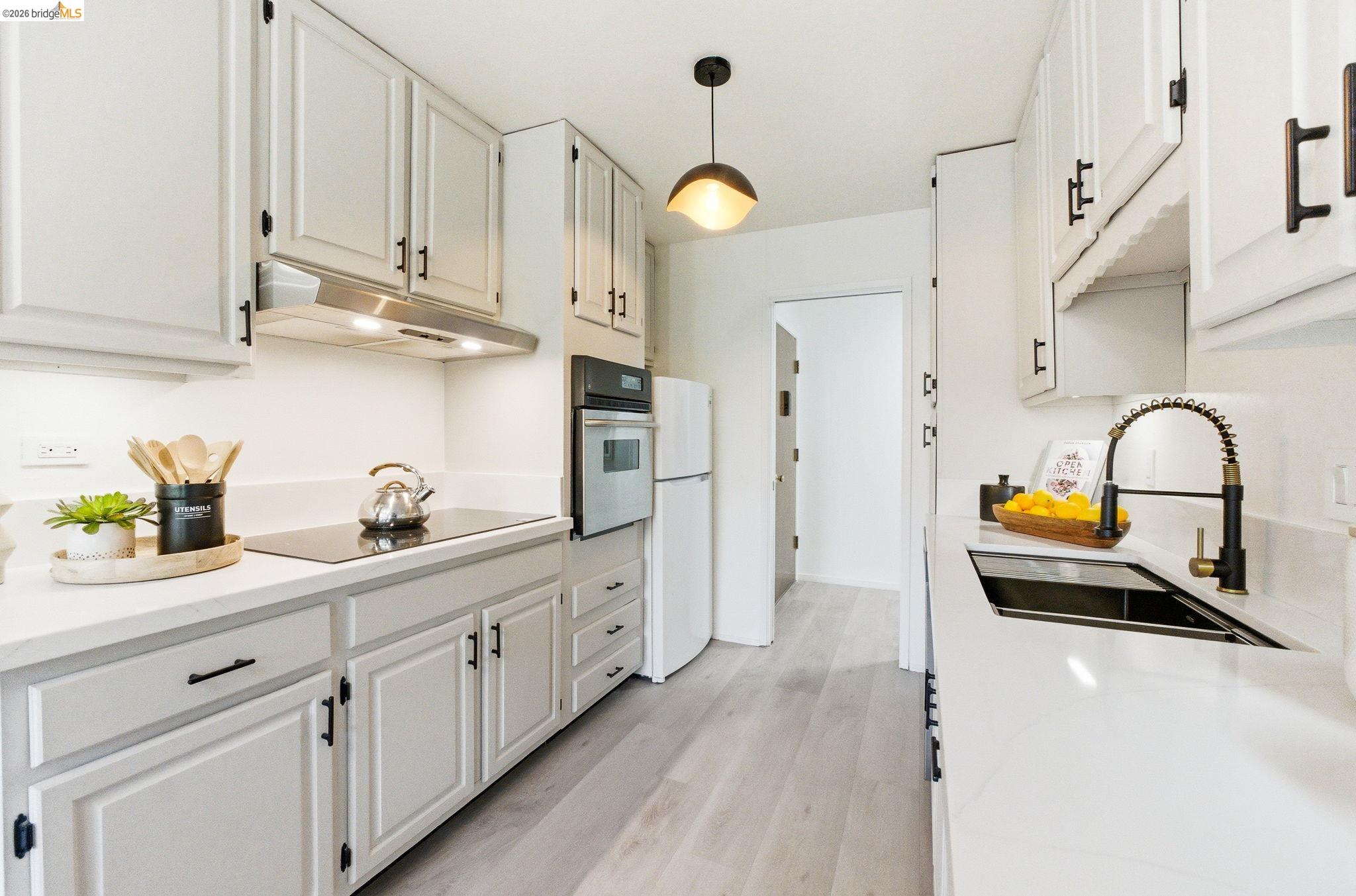 Photo #1: 41128680 Listing: Photo #1