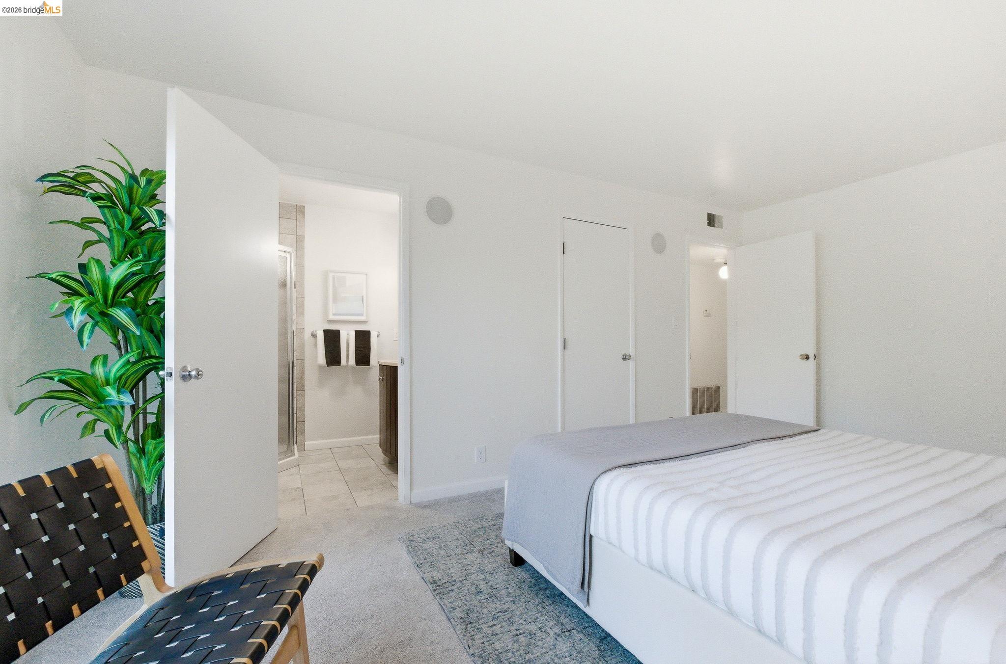 Photo #24: 41128680 Listing: Photo #24