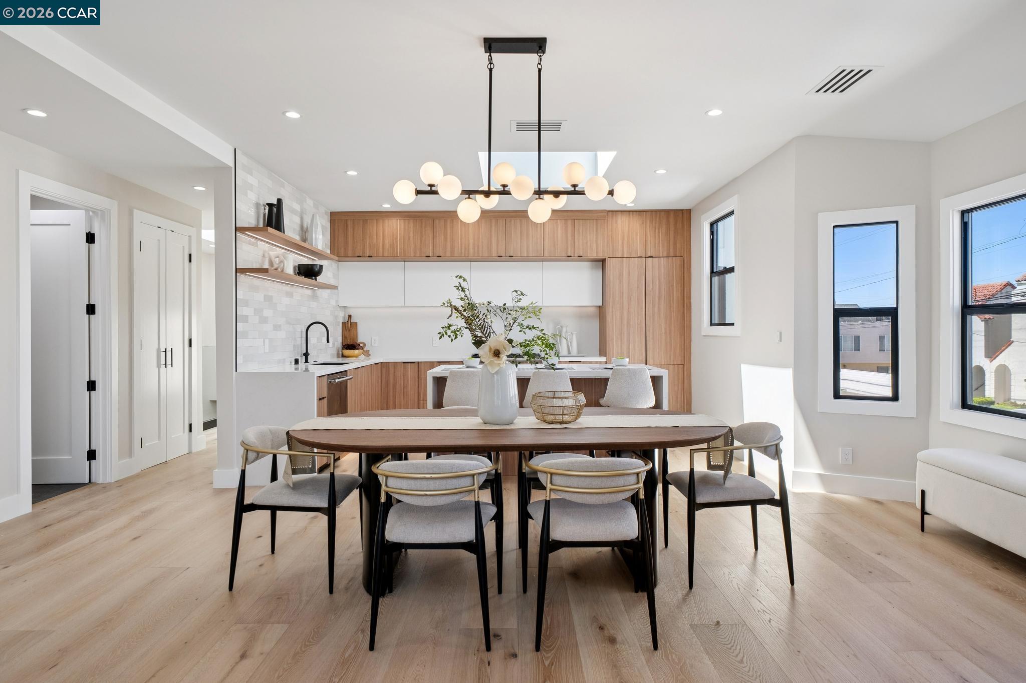 Detail Gallery Image 11 of 60 For 1501 28th Ave, San Francisco,  CA 94122 - 4 Beds | 4/2 Baths