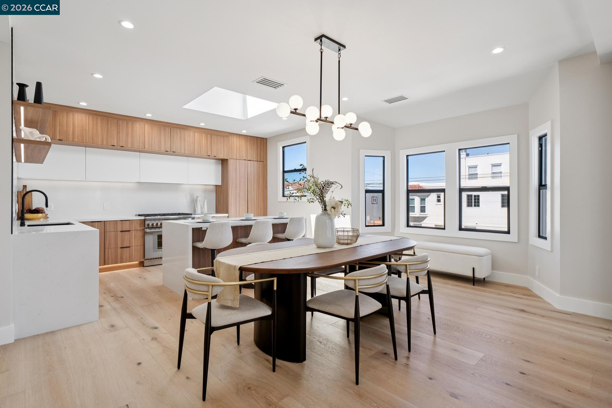 Detail Gallery Image 11 of 60 For 1501 28th Ave, San Francisco,  CA 94122 - 4 Beds | 4/2 Baths