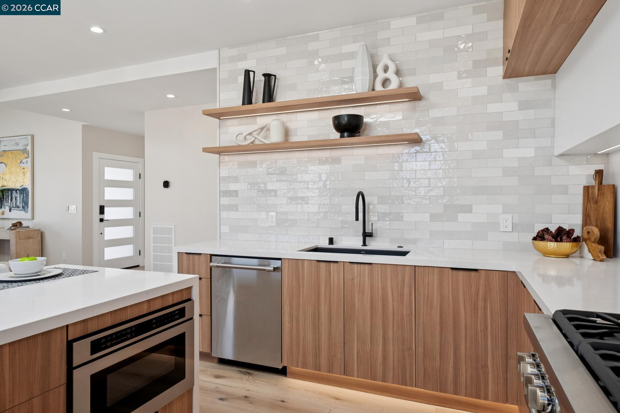 Detail Gallery Image 19 of 60 For 1501 28th Ave, San Francisco,  CA 94122 - 4 Beds | 4/2 Baths