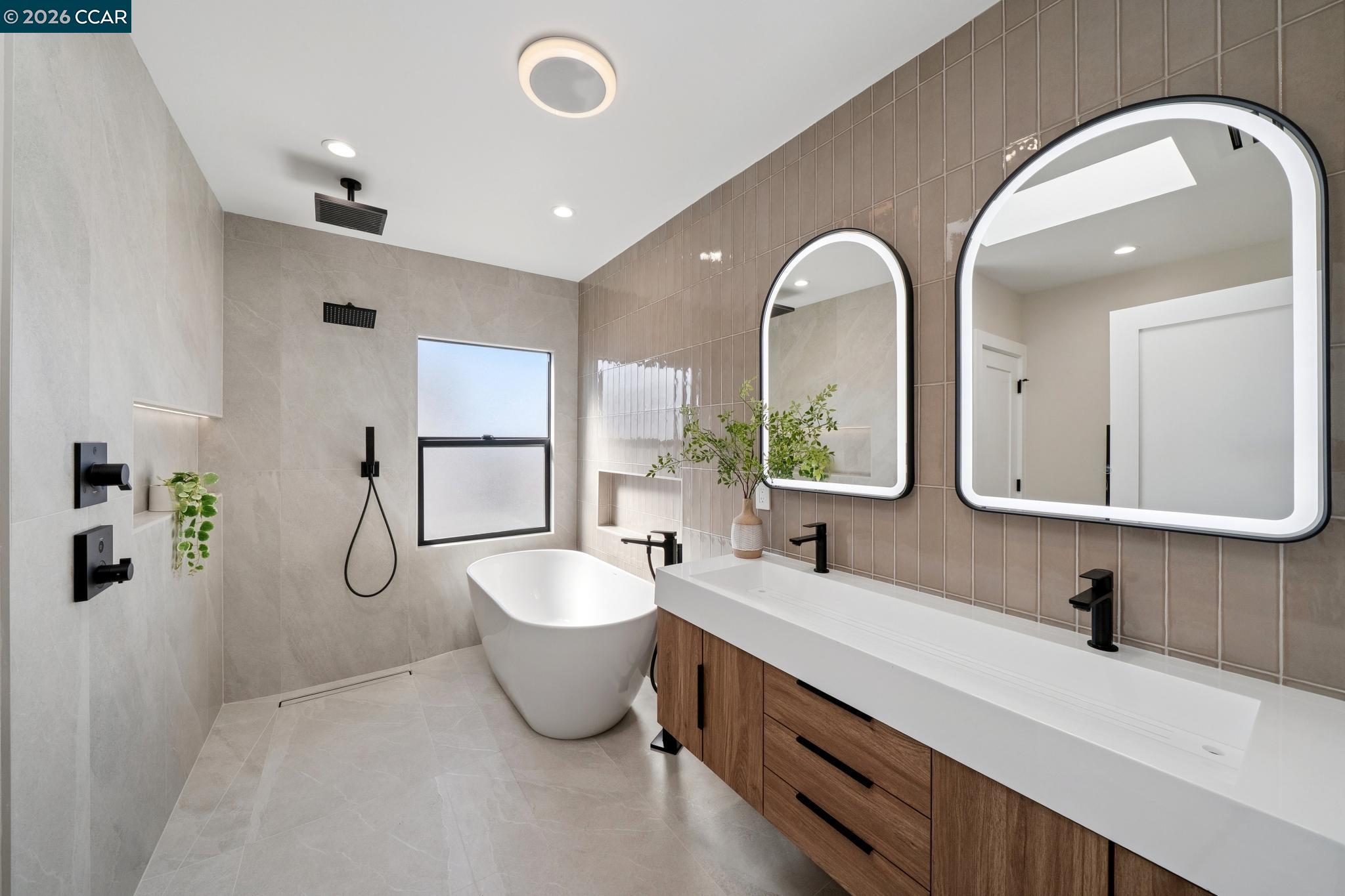 Detail Gallery Image 29 of 60 For 1501 28th Ave, San Francisco,  CA 94122 - 4 Beds | 4/2 Baths