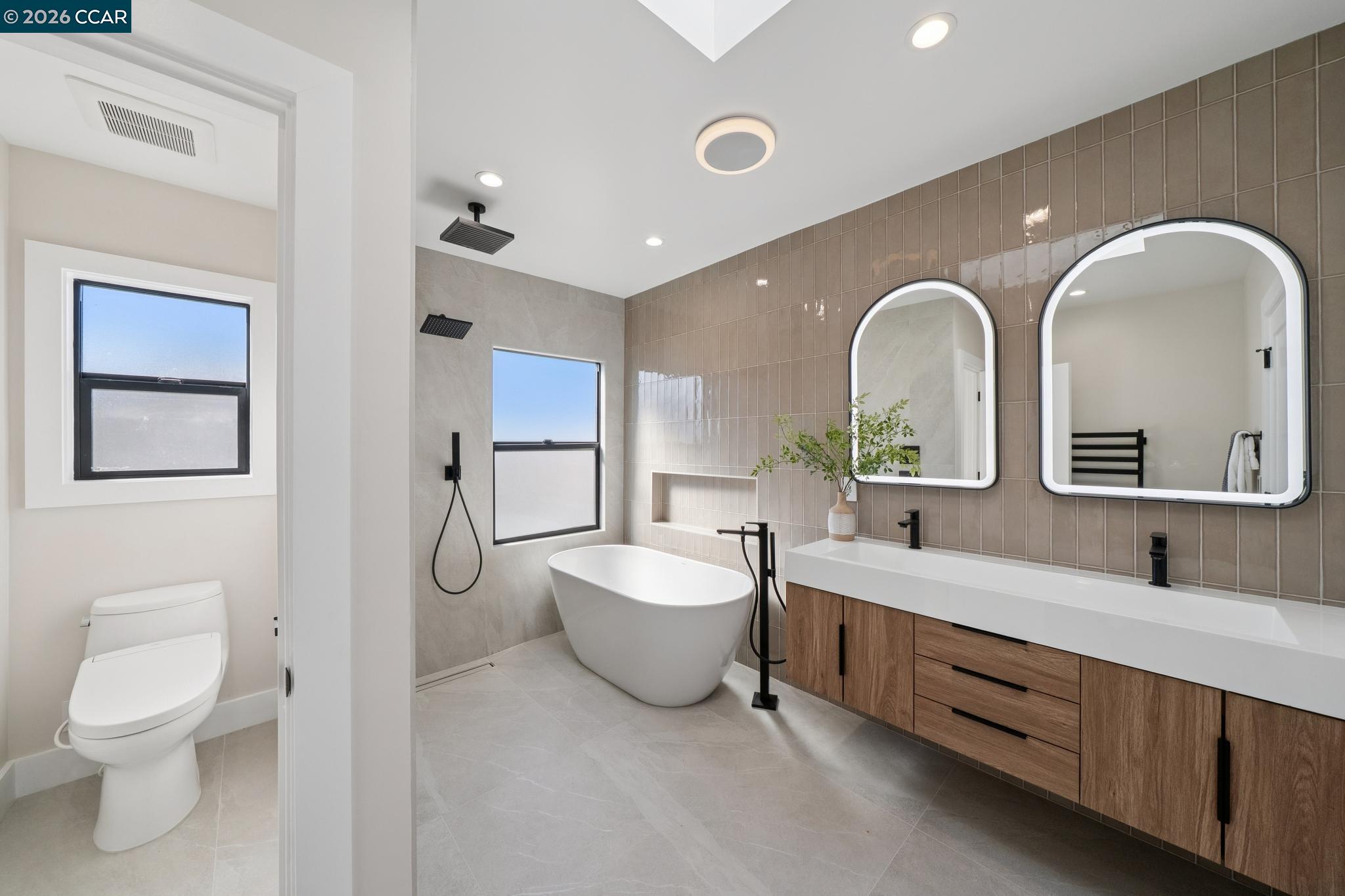 Detail Gallery Image 29 of 60 For 1501 28th Ave, San Francisco,  CA 94122 - 4 Beds | 4/2 Baths