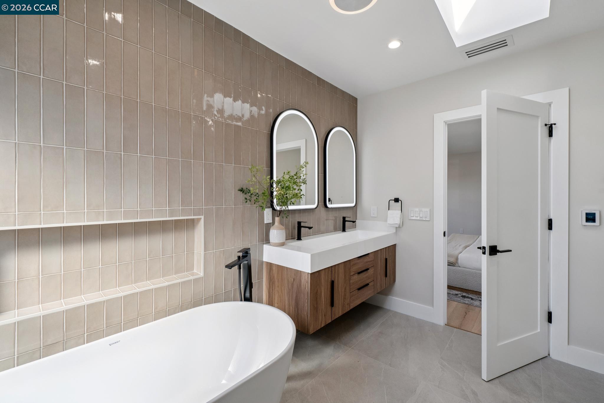 Detail Gallery Image 31 of 60 For 1501 28th Ave, San Francisco,  CA 94122 - 4 Beds | 4/2 Baths