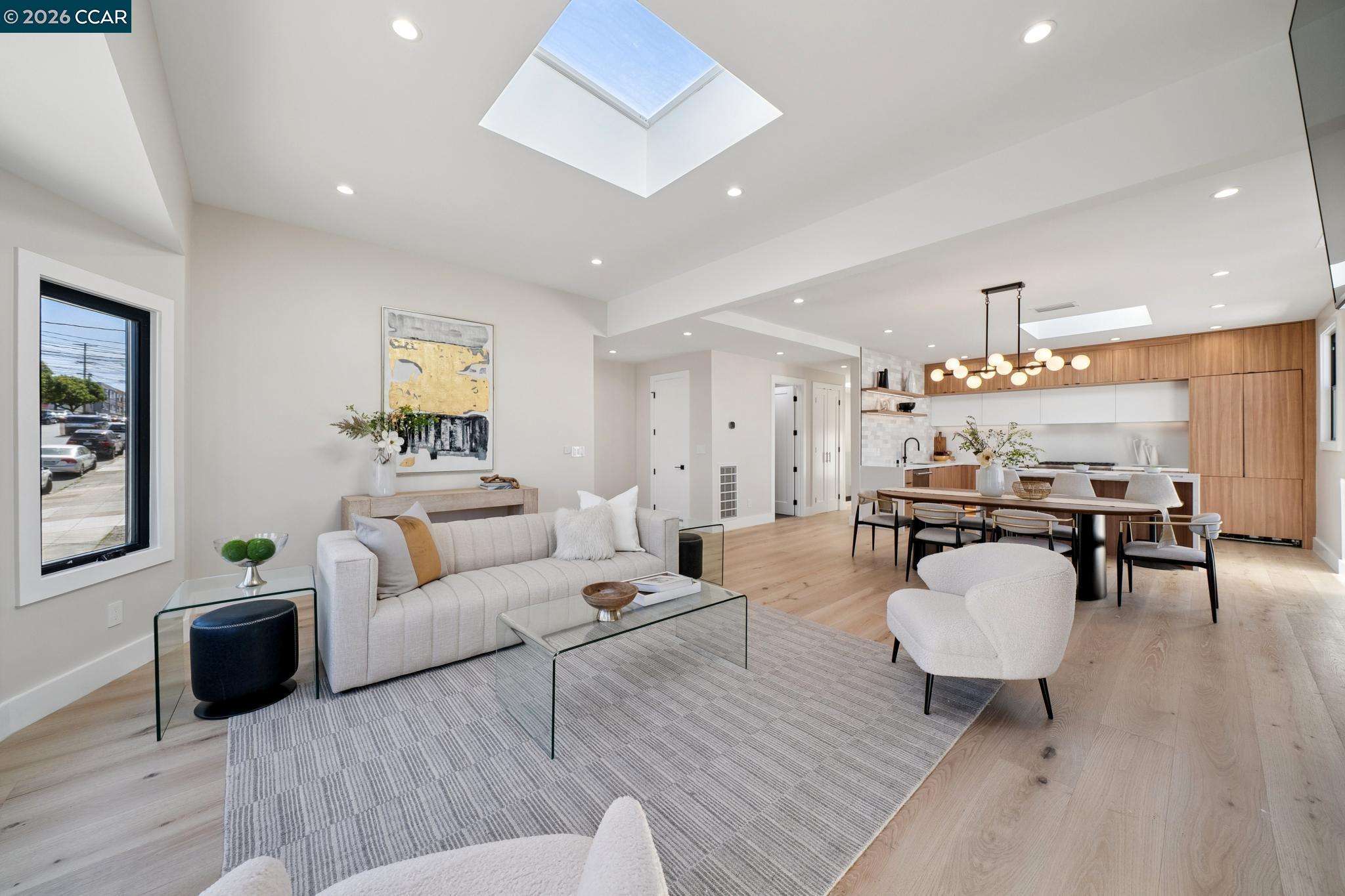 Detail Gallery Image 10 of 60 For 1501 28th Ave, San Francisco,  CA 94122 - 4 Beds | 4/2 Baths